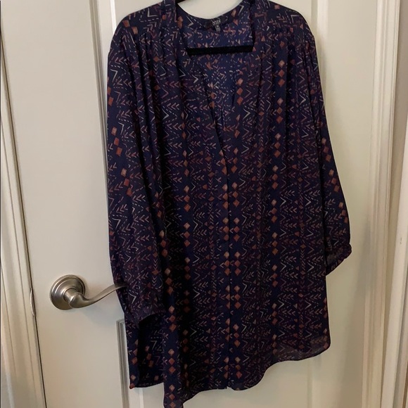 NYDJ Tops - NYDJ 3X button down, v neck top.